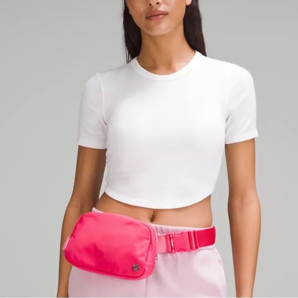 โค๏ธ Lululemon Extended Strap Everywhere Belt Bag Lipgloss NWT - Picture 2 of 10